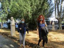 Al termine della visita tutti i partecipanti in libertà: la coordinatrice Carla Spigarelli sembra soddisfatta