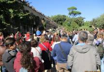 Al cannone... tanta gente, da tutti i lati !