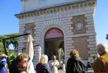 Davanti a Porta san Pancrazio