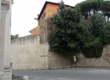 I resti delle mura Aureliane che nel 1849 correvano ancora lungo il tratto dell’attuale via Masina