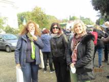 Subito familiarizzano Noemi Cavicchia Grimaldi , Stella Squillace, Francesca Severi