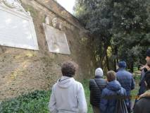 Il gruppo arriva a Villa Sciarra, alle brecce, da dove i francesi entrarono nelle mura