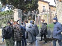Si arriva alla “casa rustica dell’Accademia Americana. Allora c’era il Casino Malvasia, detta anche Casa Merluzzo