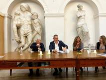 Giuseppe MONSAGRATI (consulente storico della  nostra associazione) , Paolo MASINI (Presidente Roma BPA) , Mara MINASI (Responsabile Museo R R),  Maria Grazia  LANCILLOTTI (Dirigente Scolastica del Liceo Orazio) ricordano la figura di Enrico Luciani