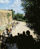 Verso il cannone, si vuol vedere e sentire lo sparo da vicino. A mezzogiorno, la visita termina.