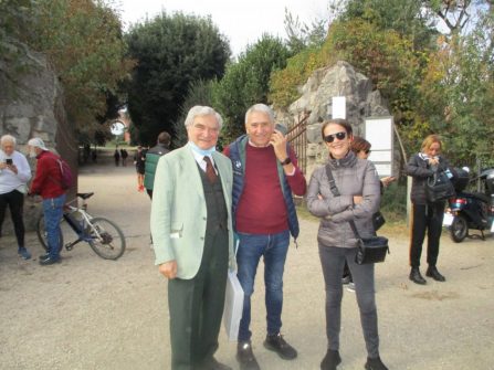 All’ingresso di Villa Pamphili Enrico Luciani con Luciano Sorvillo e Marina Pacetti attendono i coniugi Albano