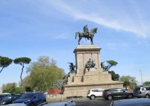 Purtroppo il monumento di Garibaldi va ancora restaurato!!!