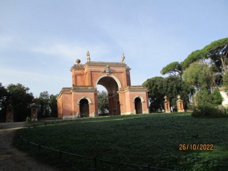 L'Arco di Busiri Vici a Villa Pamphili
